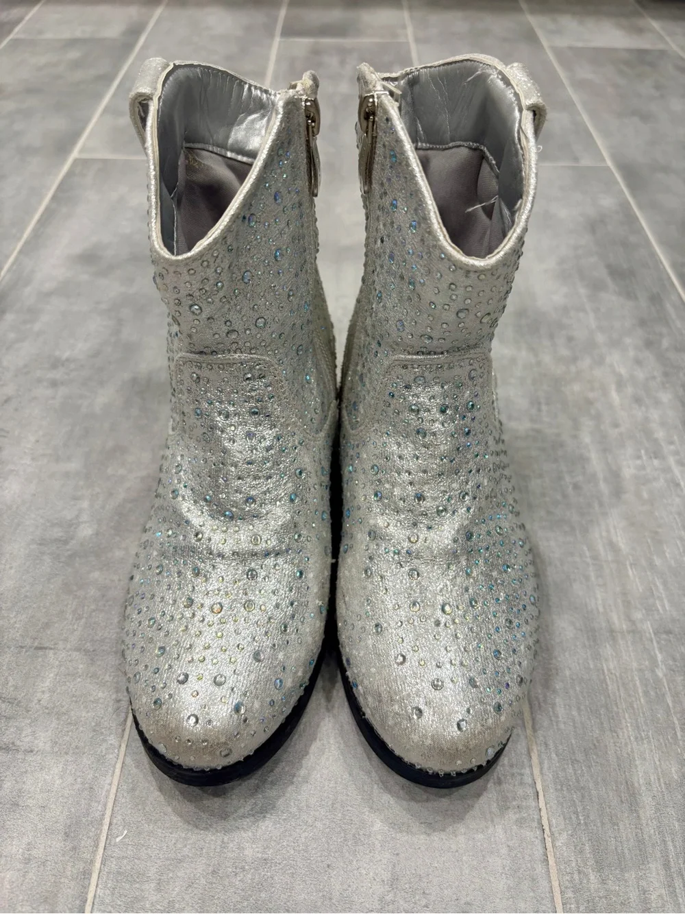 Tahari Girls Size 2 Silver Rhinestone Zipper Sparkle Ankle Cowboy Boots